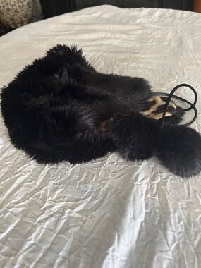 Black Faux Fur Pom Pom Hat